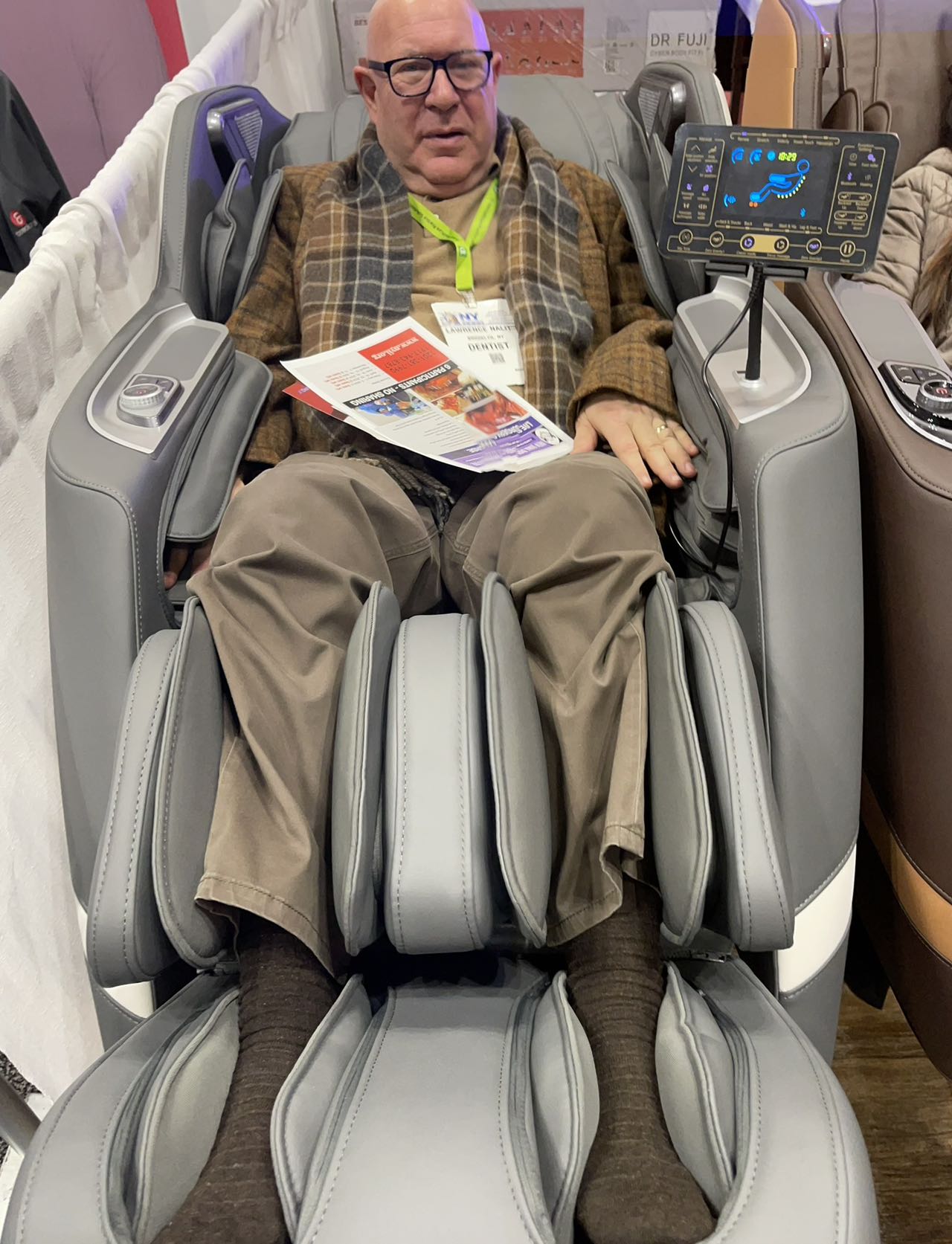 drfuji message chairs at trade shows